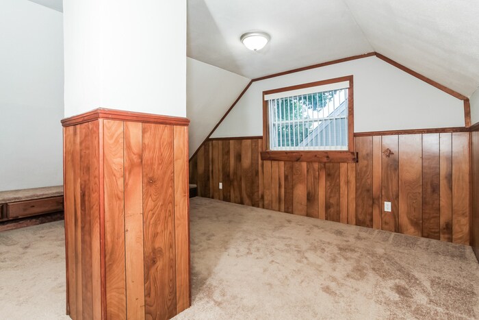 Building Photo - 1061 Fashion Ave