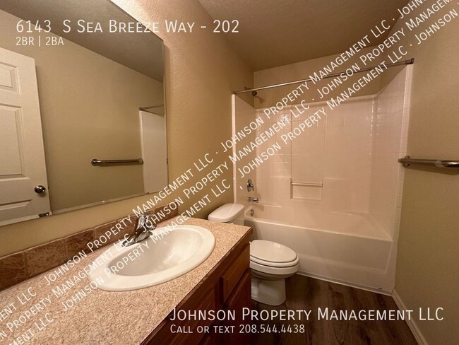 Building Photo - Beautiful South Boise apartments close to ...