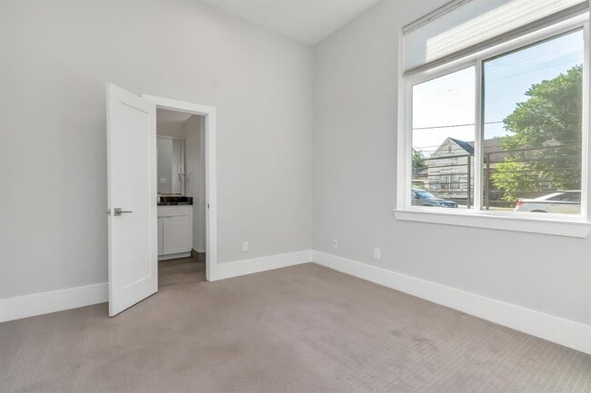 Building Photo - 3209 Garrow St