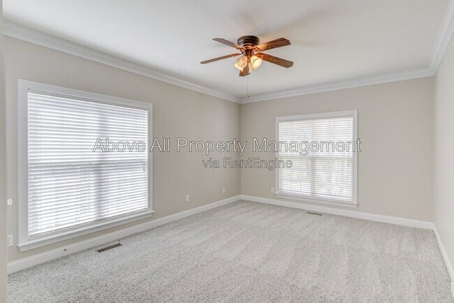 Building Photo - 2041 Jadewood Dr