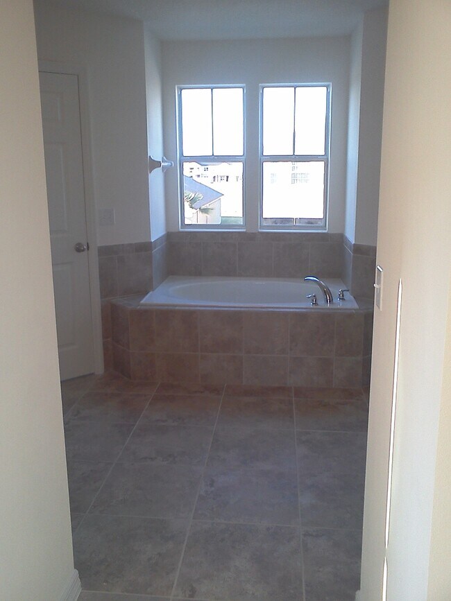 Building Photo - 12514 Sawgrass Oak St