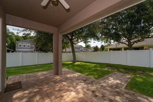 Building Photo - Cute and Spacious 3/2 Home with Bonus Room...