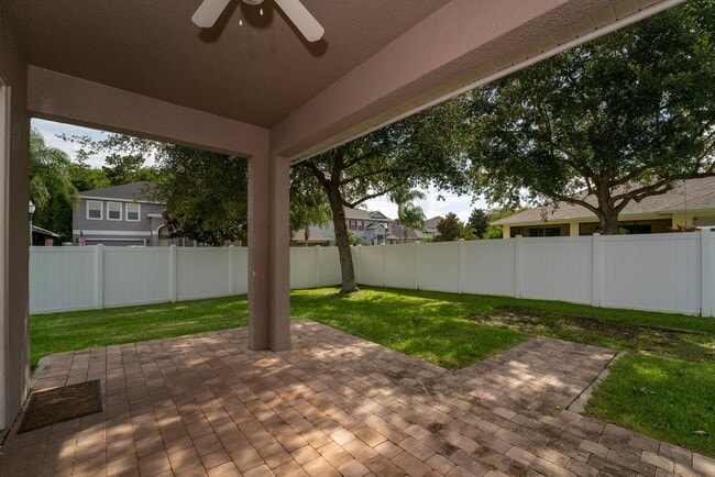 Building Photo - Cute and Spacious 3/2 House w/Bonus Room i...