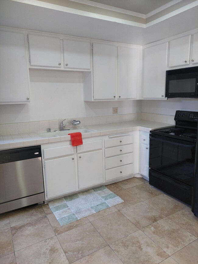Building Photo - 48663 Stoney Creek Ln