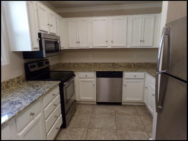 Building Photo - 119 Pin Oak Cove