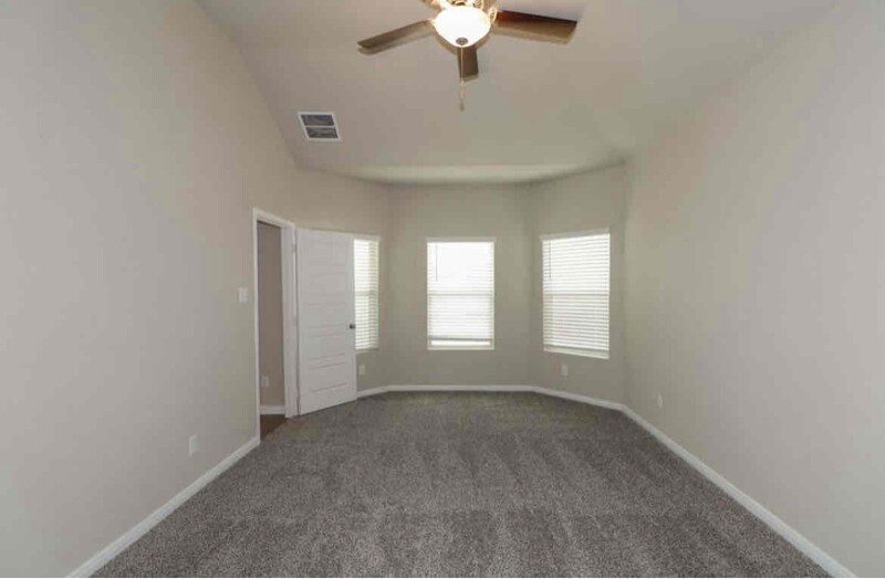 Building Photo - 615 Wild Olive Wy