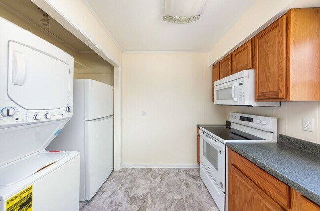 Building Photo - 8430 Courthouse Rd