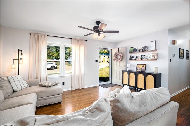 Building Photo - 413 Elm Street Heights