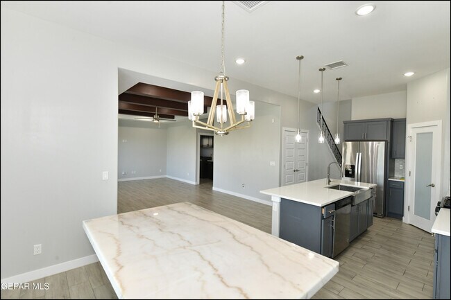 Building Photo - 205 Anglesy Pl