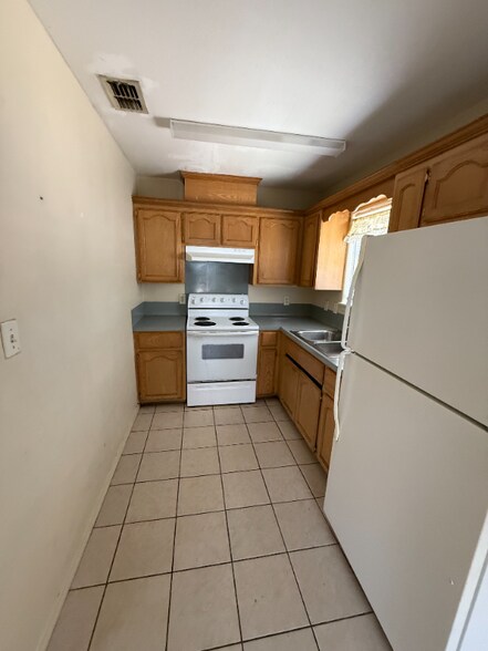 Building Photo - 606 San Antonio Ave
