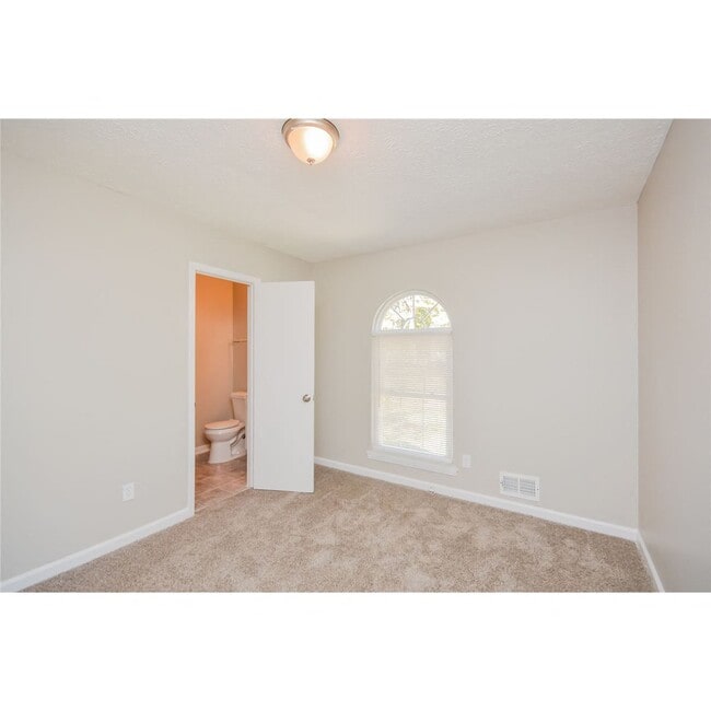 Building Photo - 9125 Settlers Grove Rd NE