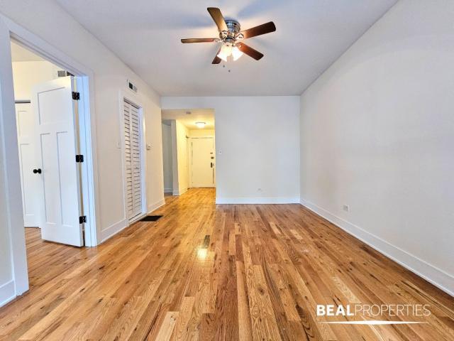 Building Photo - 2 bedroom in CHICAGO IL 60613