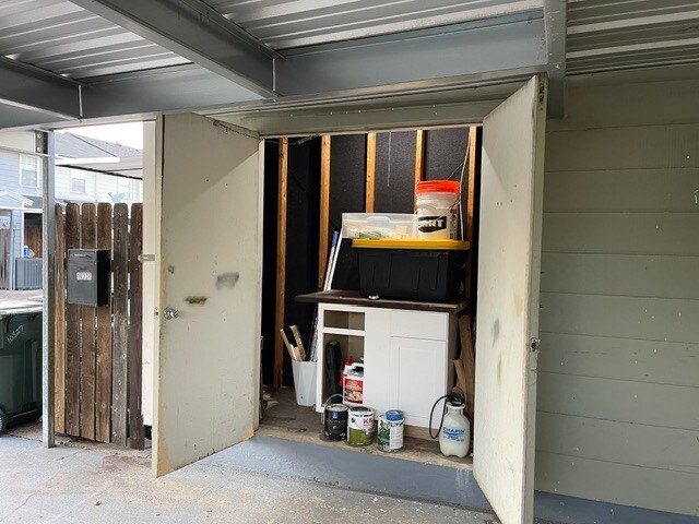 Building Photo - 10327 Loma Vista Dr
