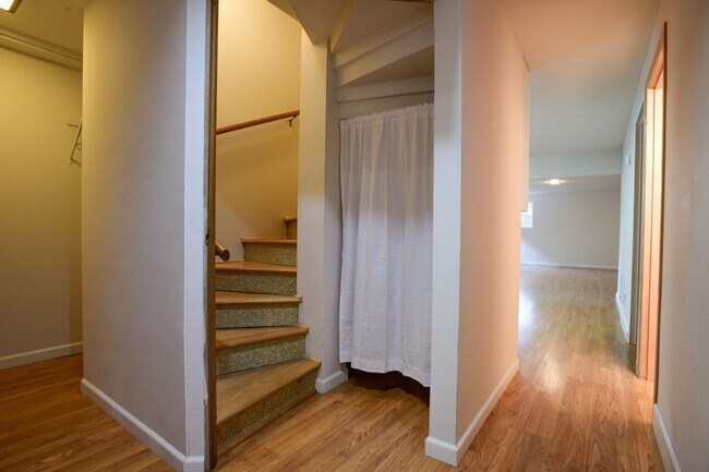 Building Photo - Beautiful 4 bedroom plus office home in Ballard