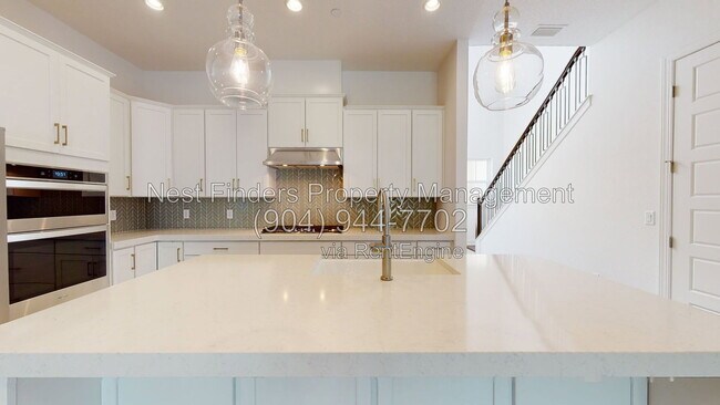 Building Photo - 111 Carousel Dr
