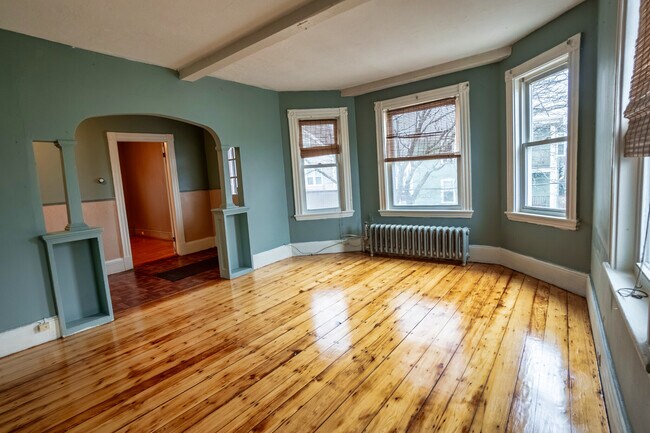 Building Photo - 11 Bearse Ave