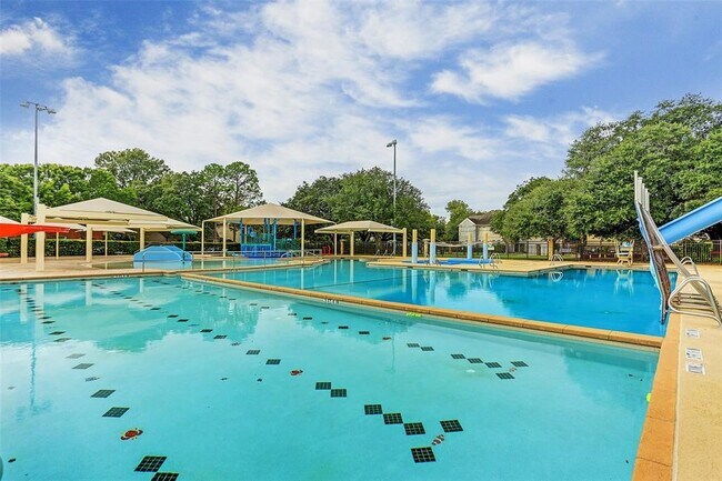 Building Photo - 2712 W Holcombe Blvd