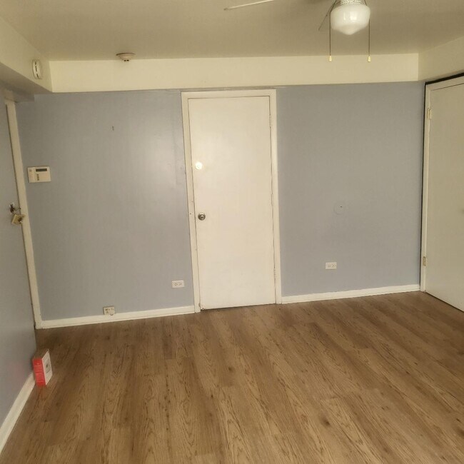 Building Photo - 14449 Van Buren St