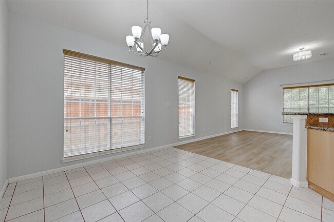 Building Photo - 3322 E Cedar Hollow Dr