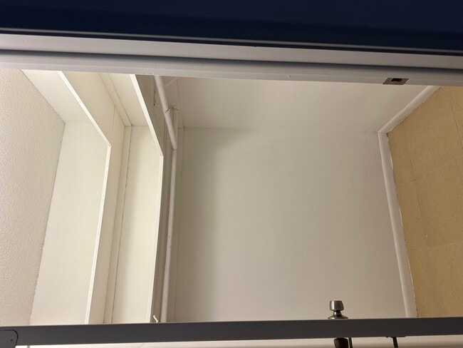 Building Photo - 552 High Point Dr