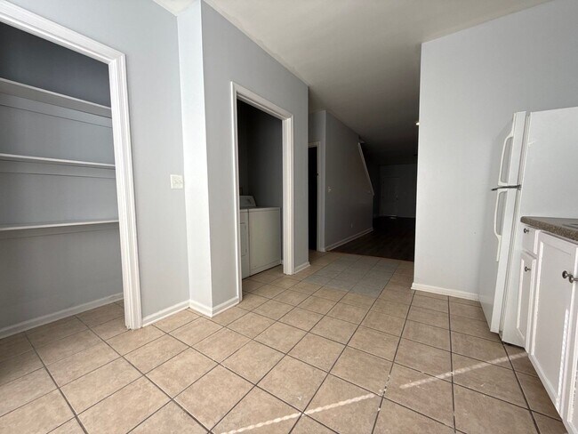 Building Photo - Beautiful Three - Bedroom Home In Baltimore