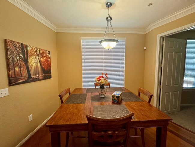 Building Photo - 7575 Kirby Dr