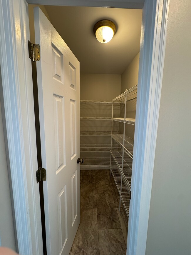 Building Photo - 8811 Woodridge Dr