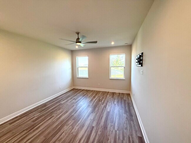 Building Photo - 10819 Pacini Wy