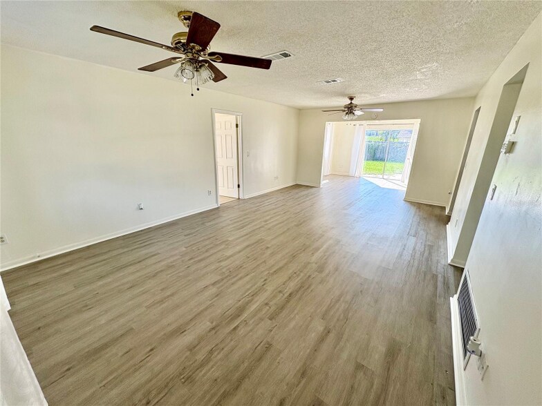 Building Photo - 5389 Mariner Blvd