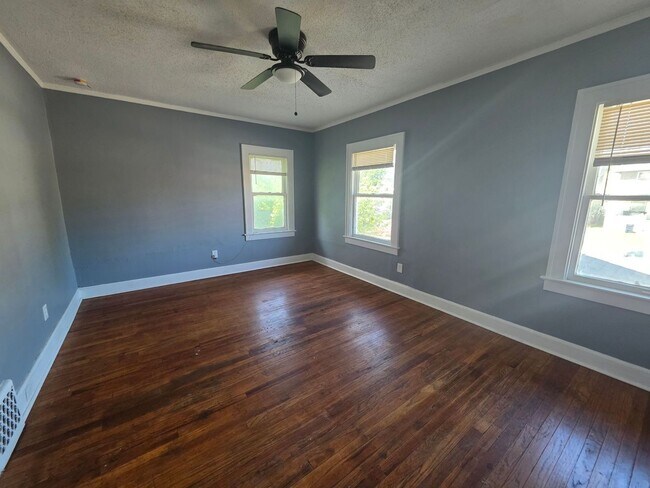 Building Photo - Charming 4 Bedroom, 2 Bath Home with Character & Space