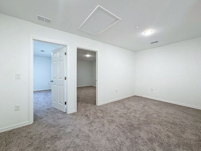 Building Photo - 1711 Barton Towne Cir