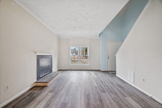 Building Photo - 3 Bed 1.5 Bath Home for Rent in Newport Ne...