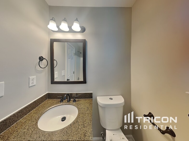 Building Photo - 232 Grassmire Dr
