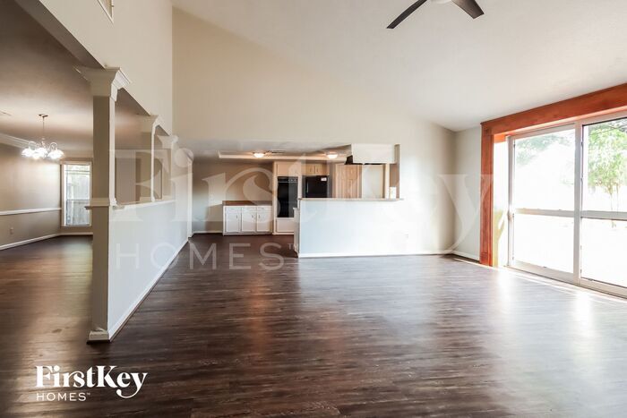 Building Photo - 11111 Sageorchard Cir
