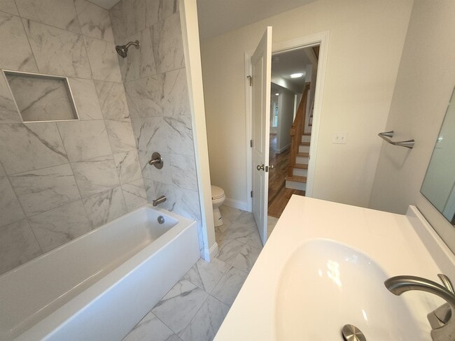 Building Photo - 386 Union Ave