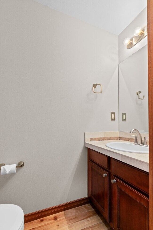 Building Photo - 3Bd/3Ba Seattle House