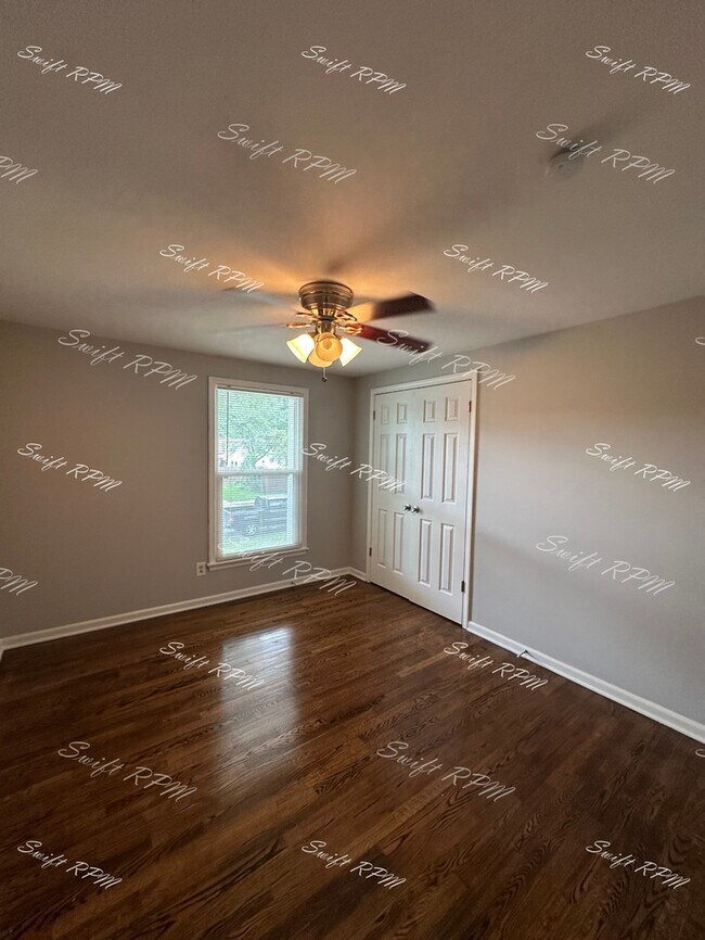 Building Photo - 9805 Carter Dr