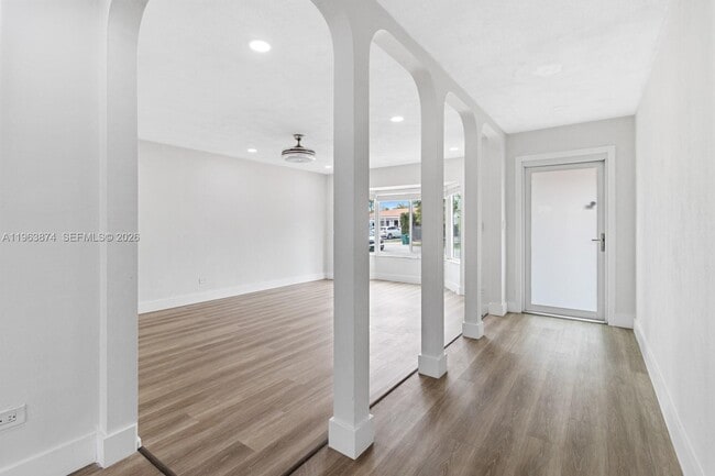 Building Photo - 2131 SW 98th Pl