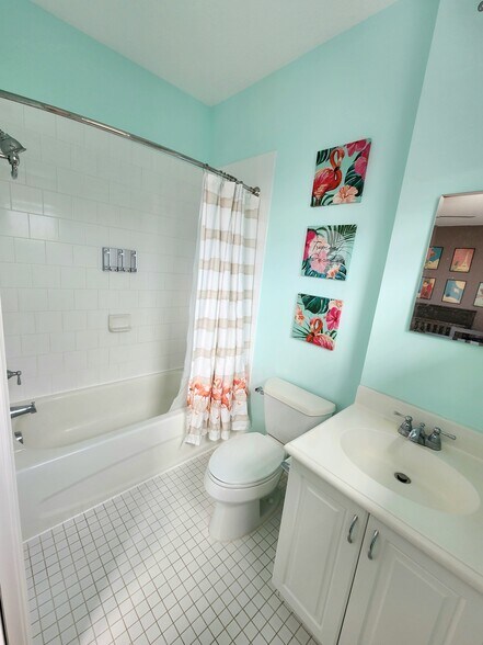 Building Photo - 583 NW 35th Pl