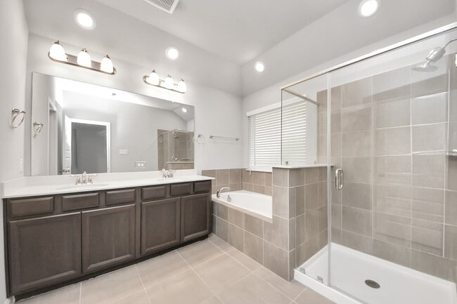 Building Photo - 518 Ellwood Terrace Ln