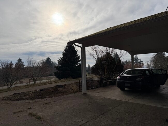 Building Photo - 184 Capitol Ridge Rd