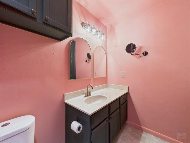 Building Photo - 3839 Dry Creek Dr