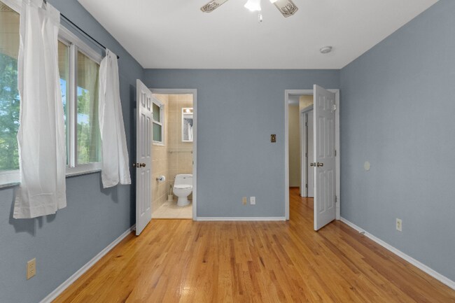 Building Photo - 926 Barbara Ann Ln