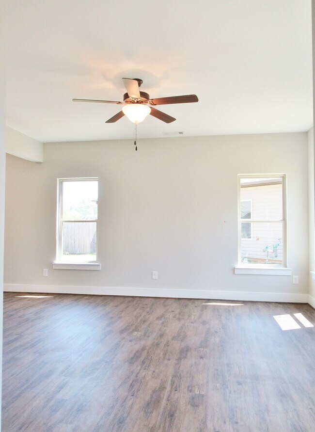 Building Photo - 6470 Cheshire Cove Dr
