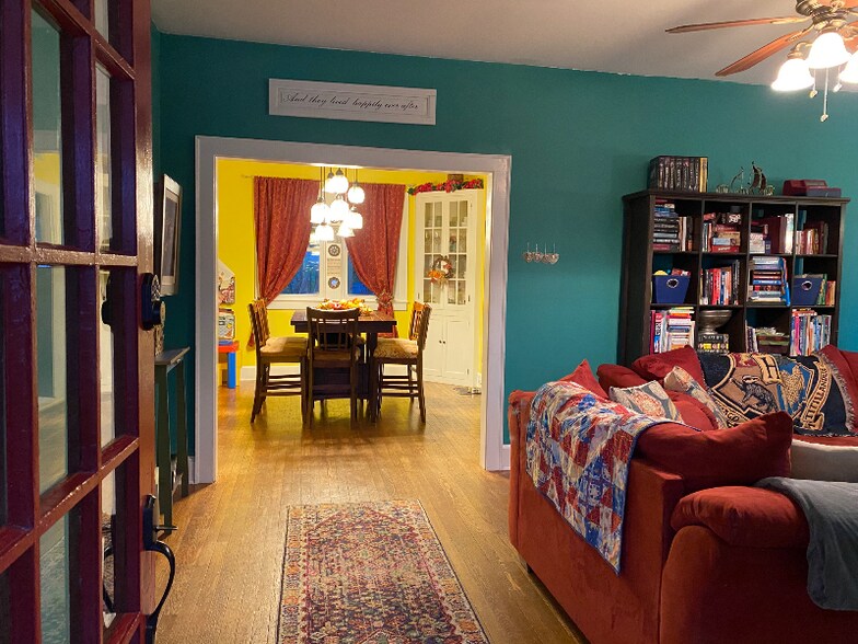 Building Photo - 2810 Rosemary Ln