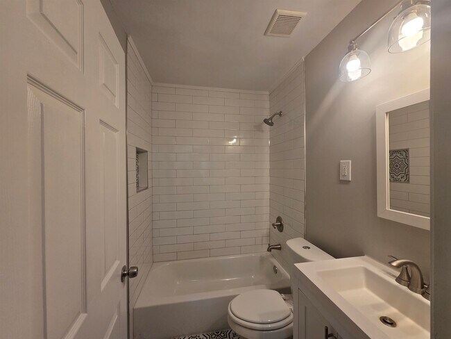 Building Photo - 1486 Patterson St