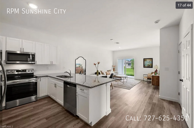 Building Photo - Stylish and Spacious Duplex Living in Lehi...