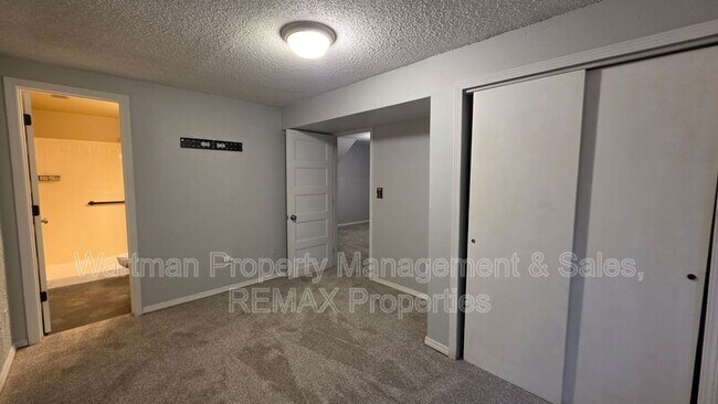 Building Photo - 6371 Galway Dr