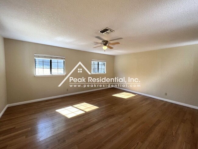 Building Photo - Wonderful 3bd/2ba Orangevale Home with Spa...