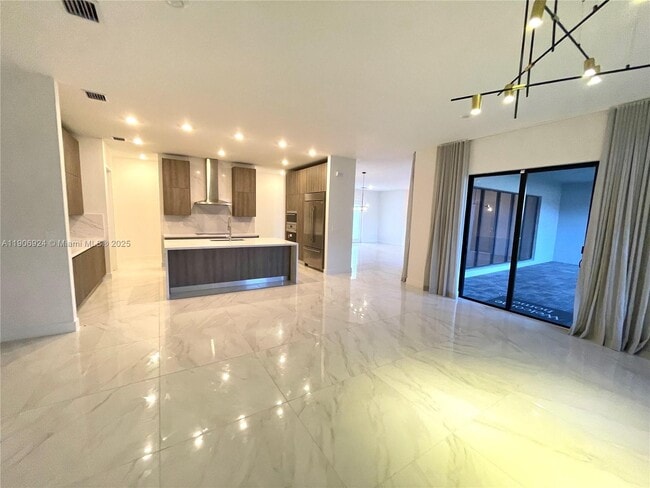 Building Photo - 11181 SW 92nd Ave